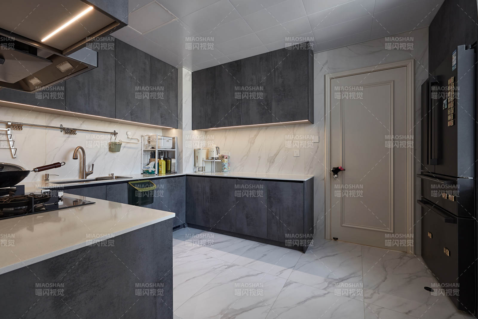 现代简约厨房设计图片