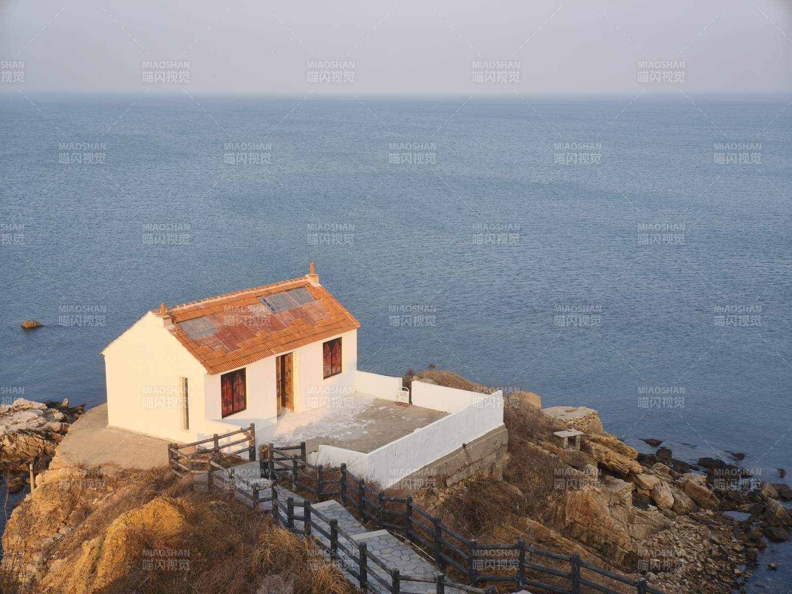 威海孤独公约海边房子图片