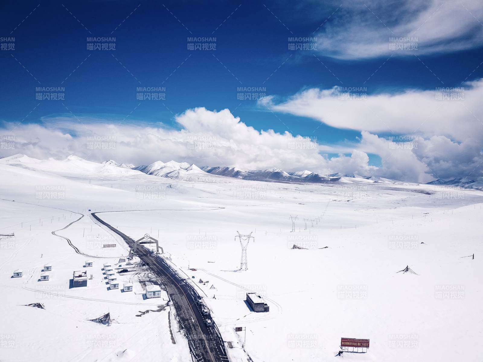 珠穆朗玛峰 雪原公路风光图片