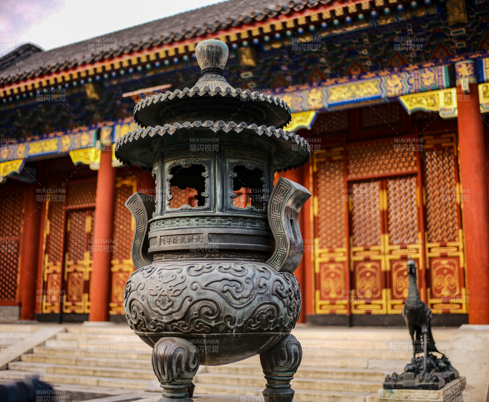 颐和园古殿香炉静谧景图片