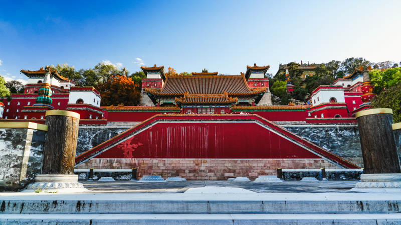 颐和园四大部洲映蓝天图片