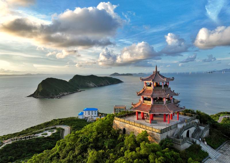 广东省珠海市东澳岛蜜月阁观景台航拍图片