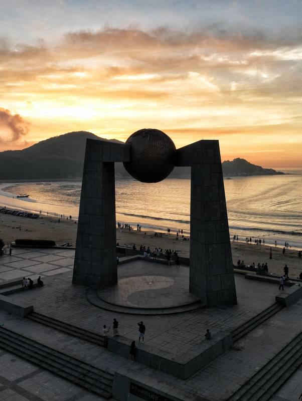 汕头市南澳岛北回归线标志塔图片