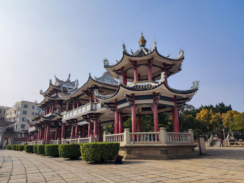 厦门嘉庚建筑古色古香的亭台楼阁图片