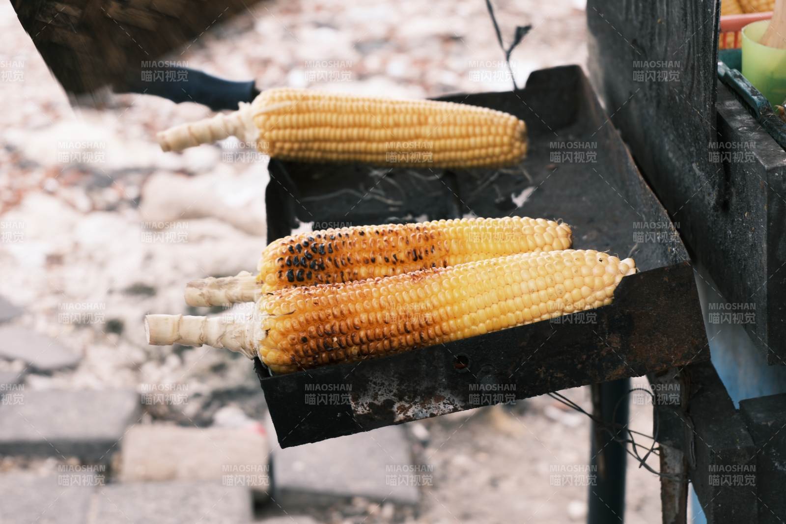 烤玉米图片