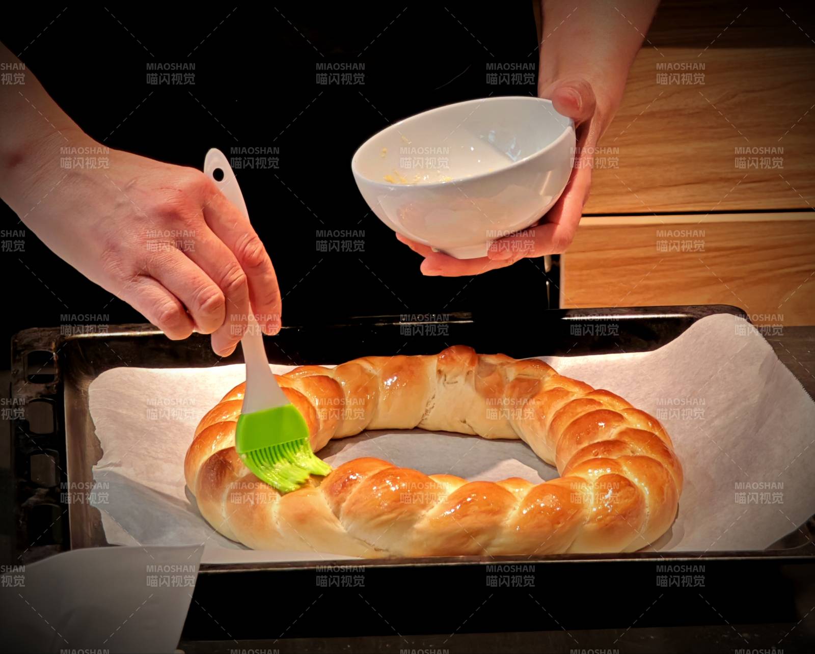 涂抹面包圈图片