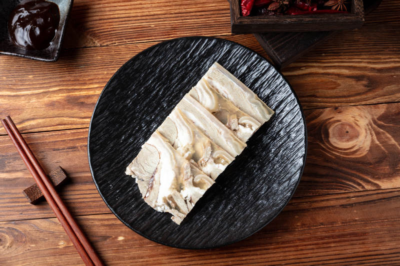 羊肉糕配酱料图片