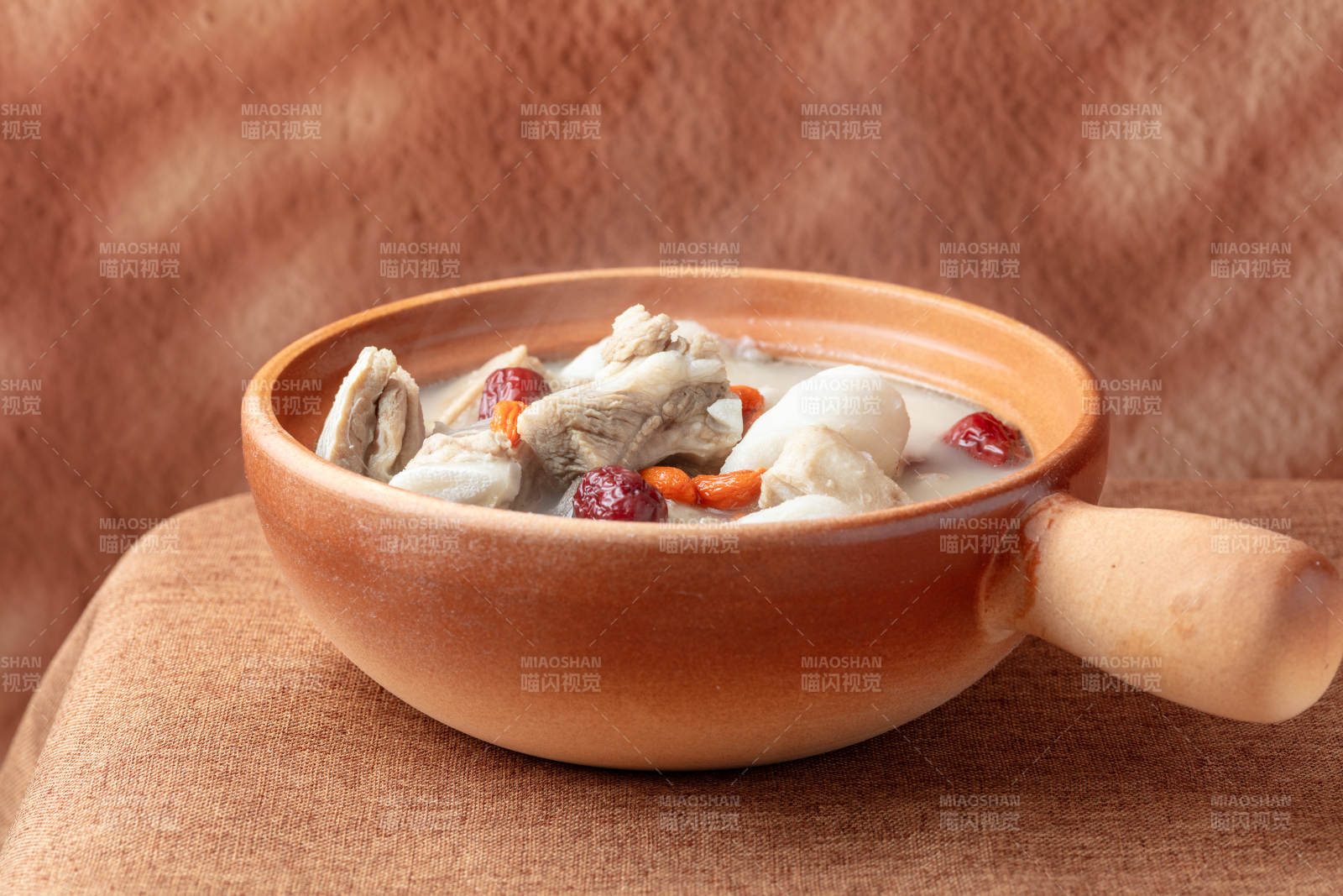 山药羊排汤图片