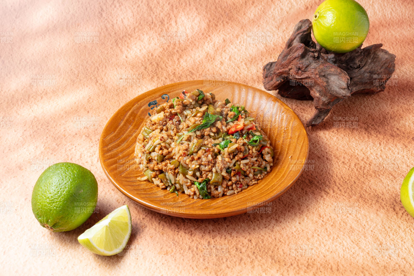 打抛叶炒饭配青柠图片