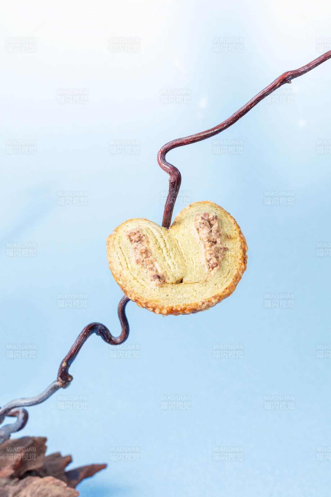 蝴蝶酥挂枝头图片