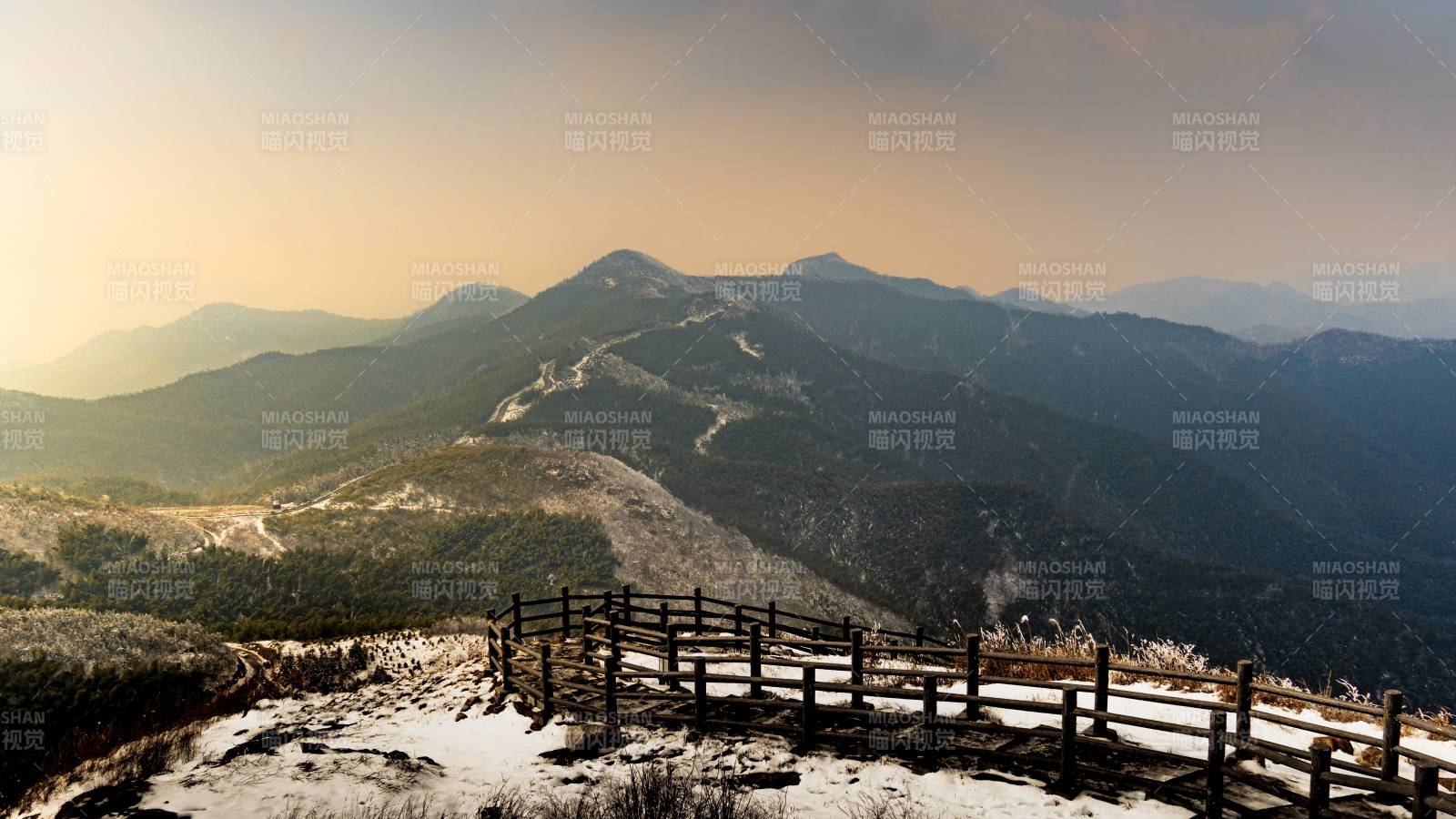 雪山晨曦 静谧壮丽位于芜湖市三公山图片