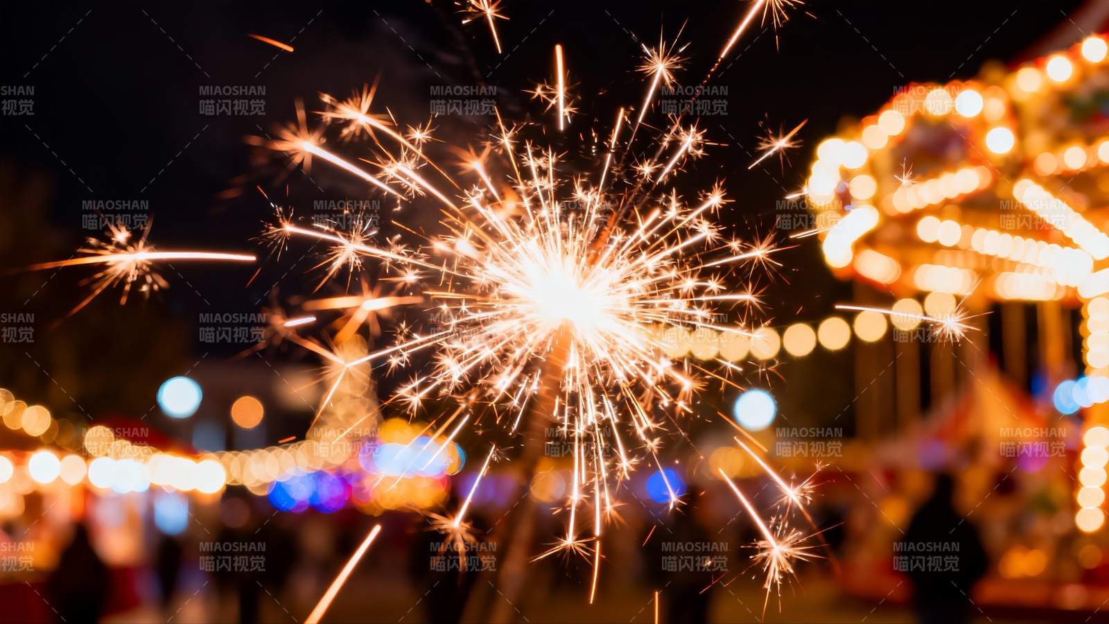 烟花绽放夜景游乐场图片