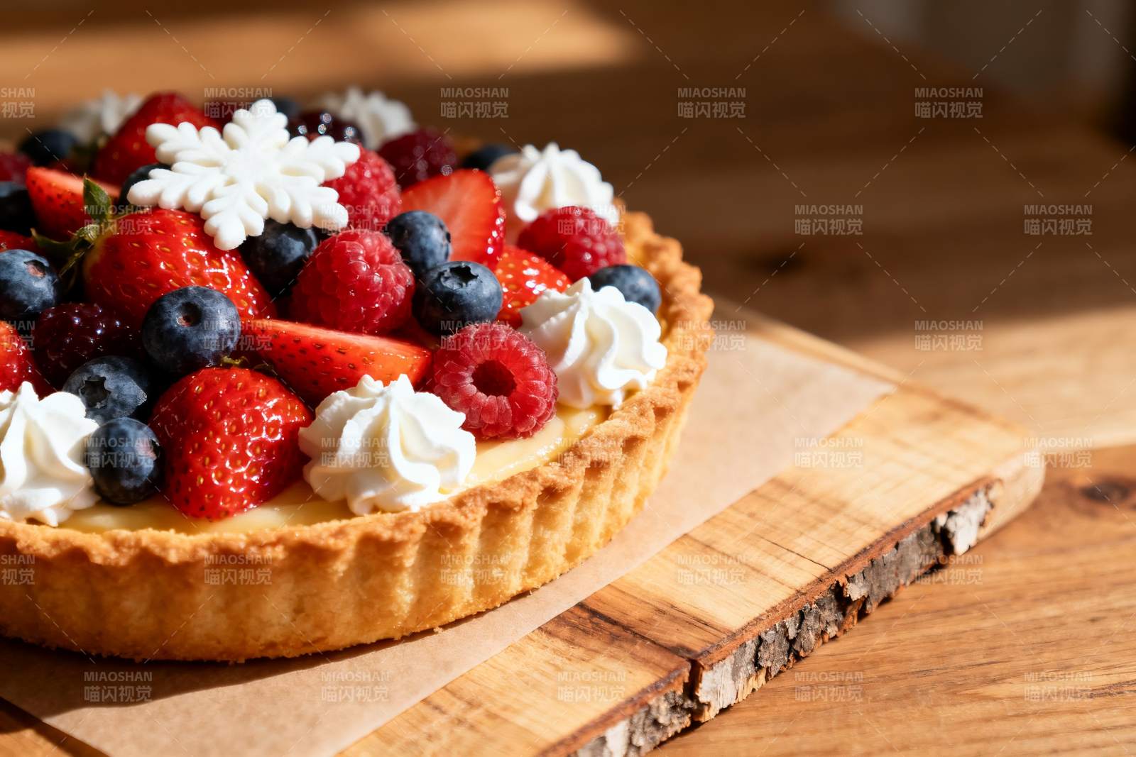 水果塔色彩缤纷诱人美味图片