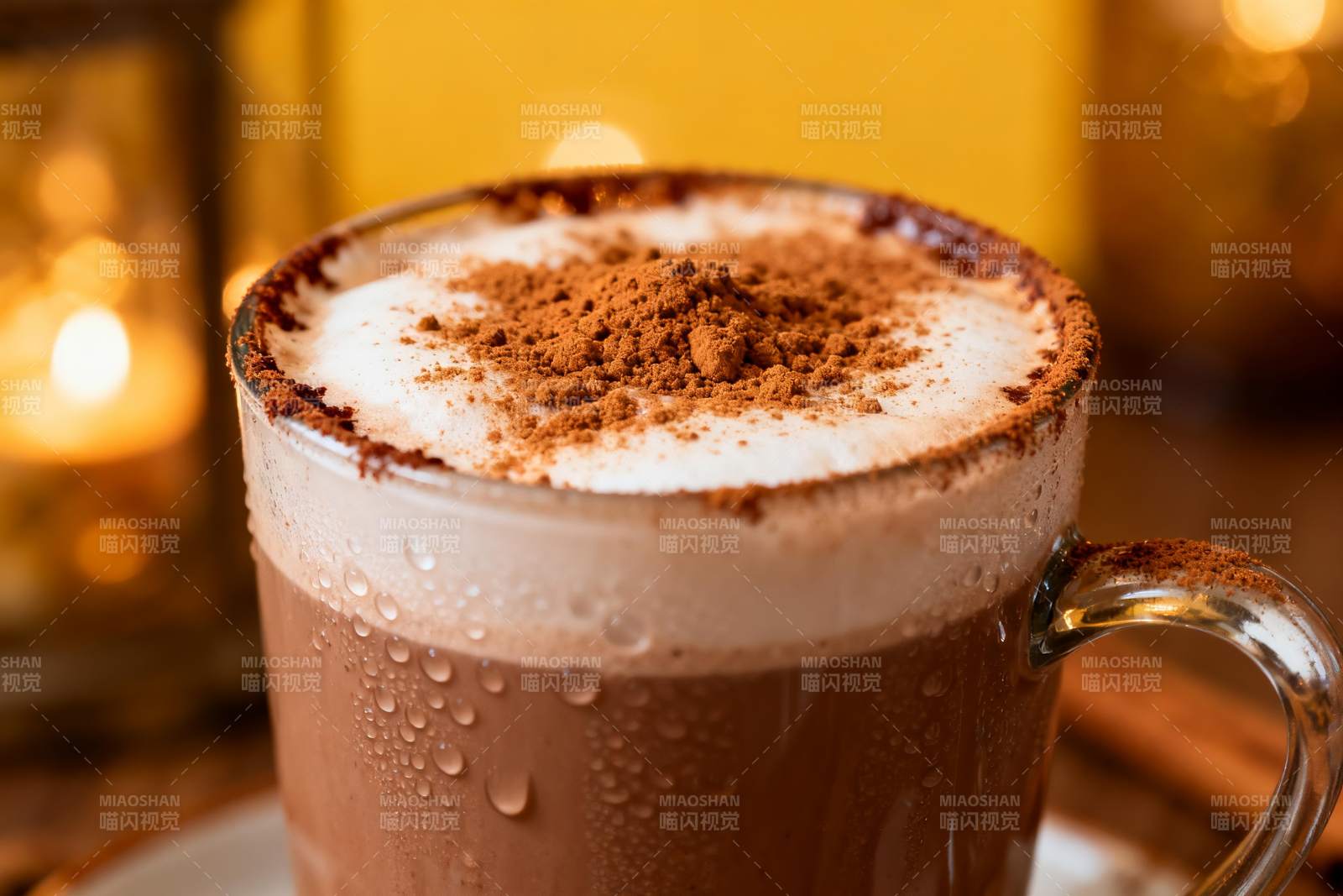 热巧克力杯特写诱人美味图片