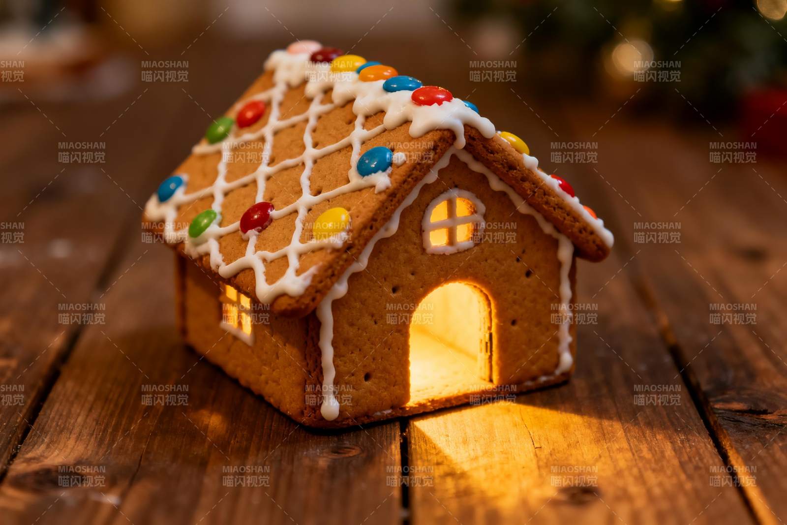 圣诞姜饼小屋灯光温馨图片