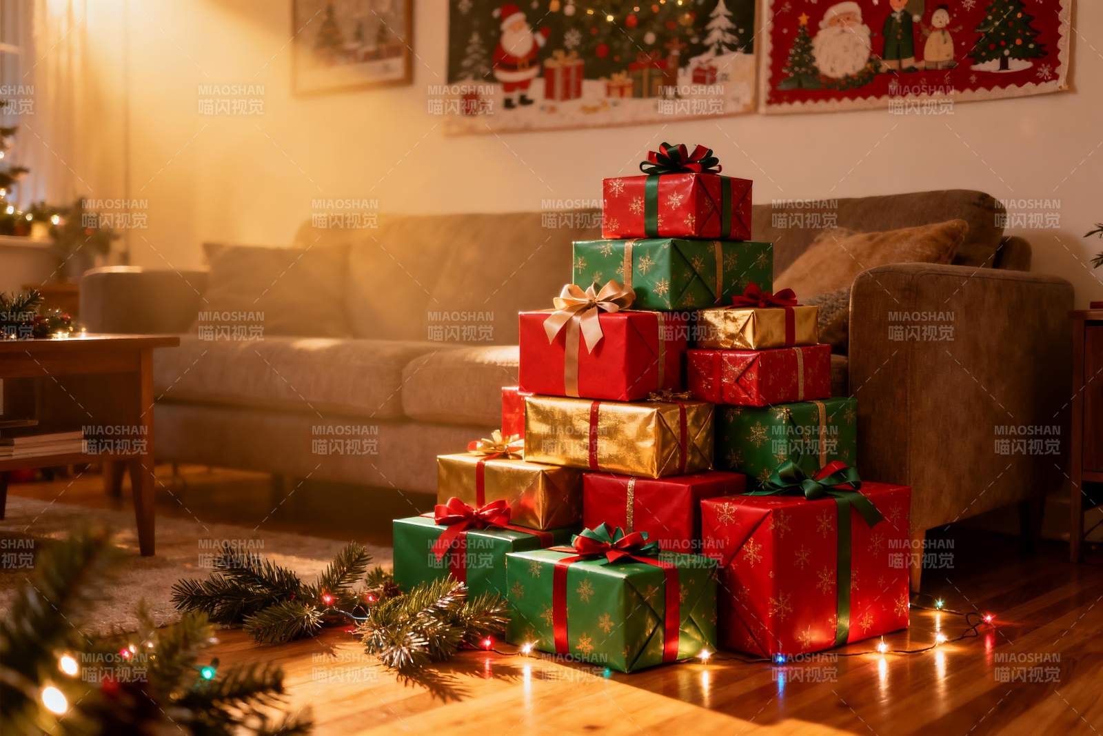 圣诞礼物堆叠客厅温馨场景图片