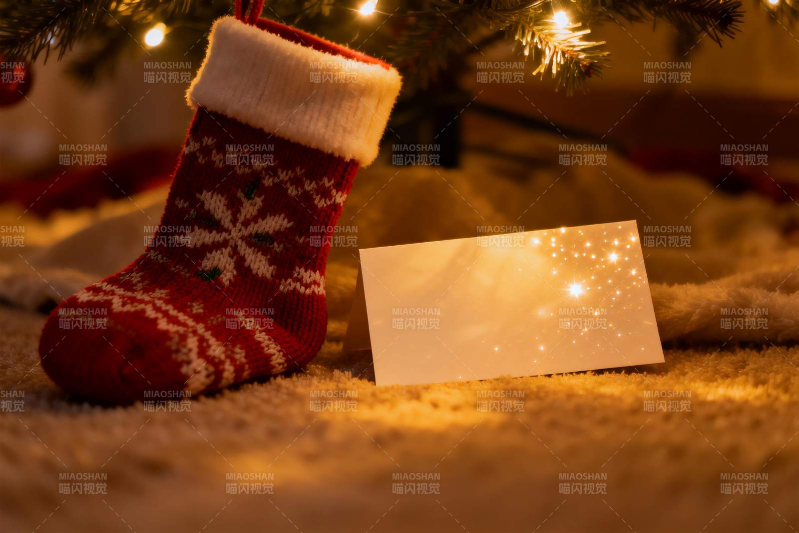 圣诞袜与卡片温馨静物图片