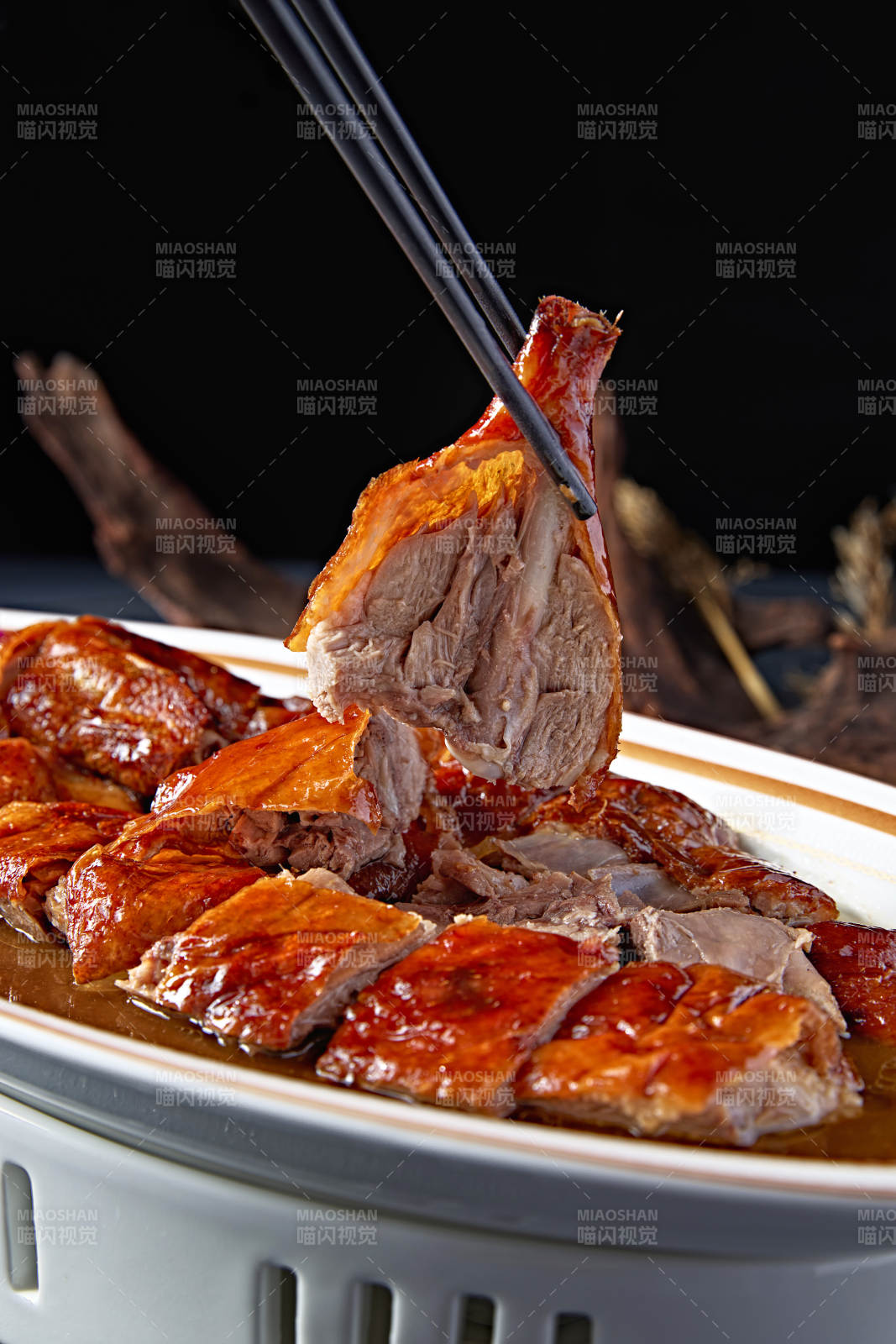 传统广式美味深井烧鹅图片