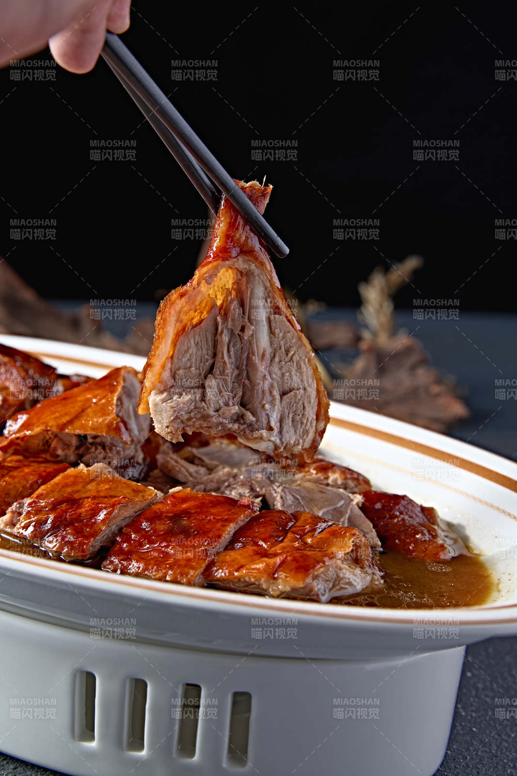 传统广式美味深井烧鹅图片