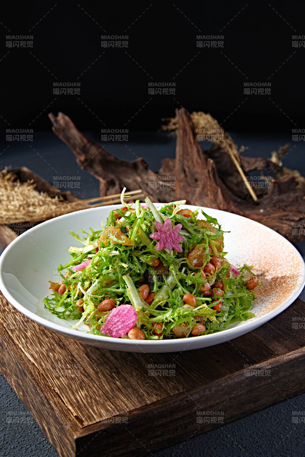 苦菊果仁心里美萝卜拌海蜇图片