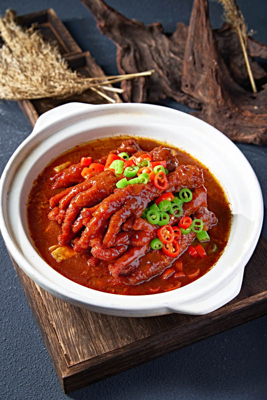 酱香浓汤炖虎皮鸡爪图片