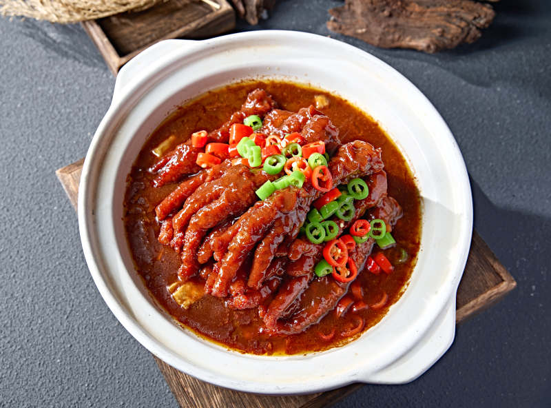 酱香浓汤炖虎皮鸡爪图片