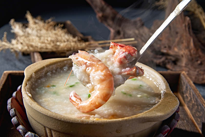 广式茶餐砂锅生滚海鲜粥图片