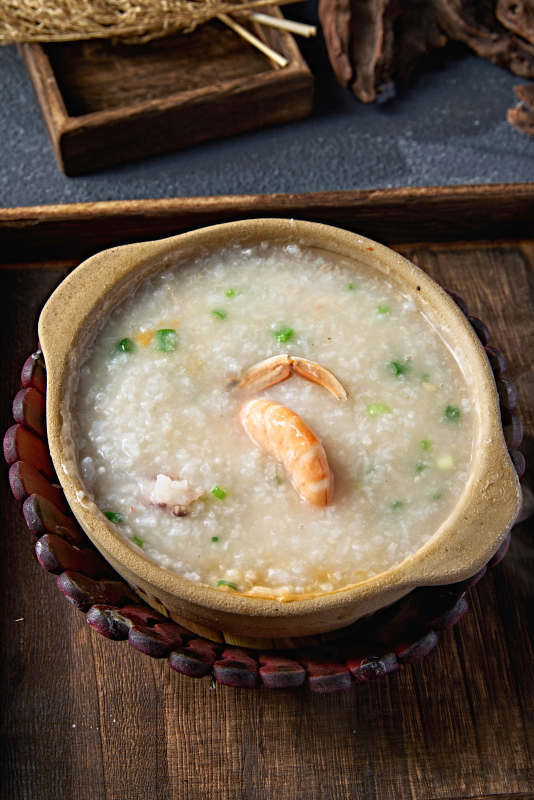 广式茶餐砂锅生滚海鲜粥图片