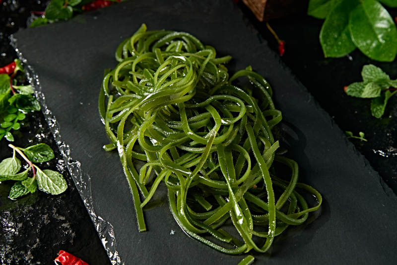 火锅食材美味盐水海带丝图片