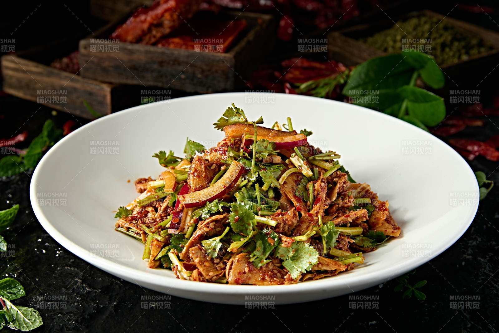 风味小凉菜香菜圆葱麻辣牛板筋图片