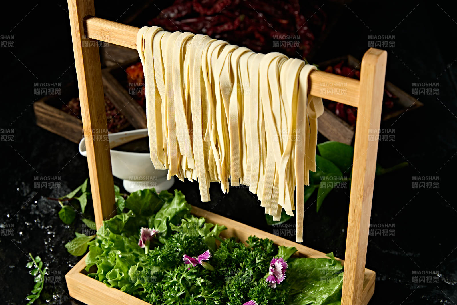 火锅食材晾杆豆腐丝图片
