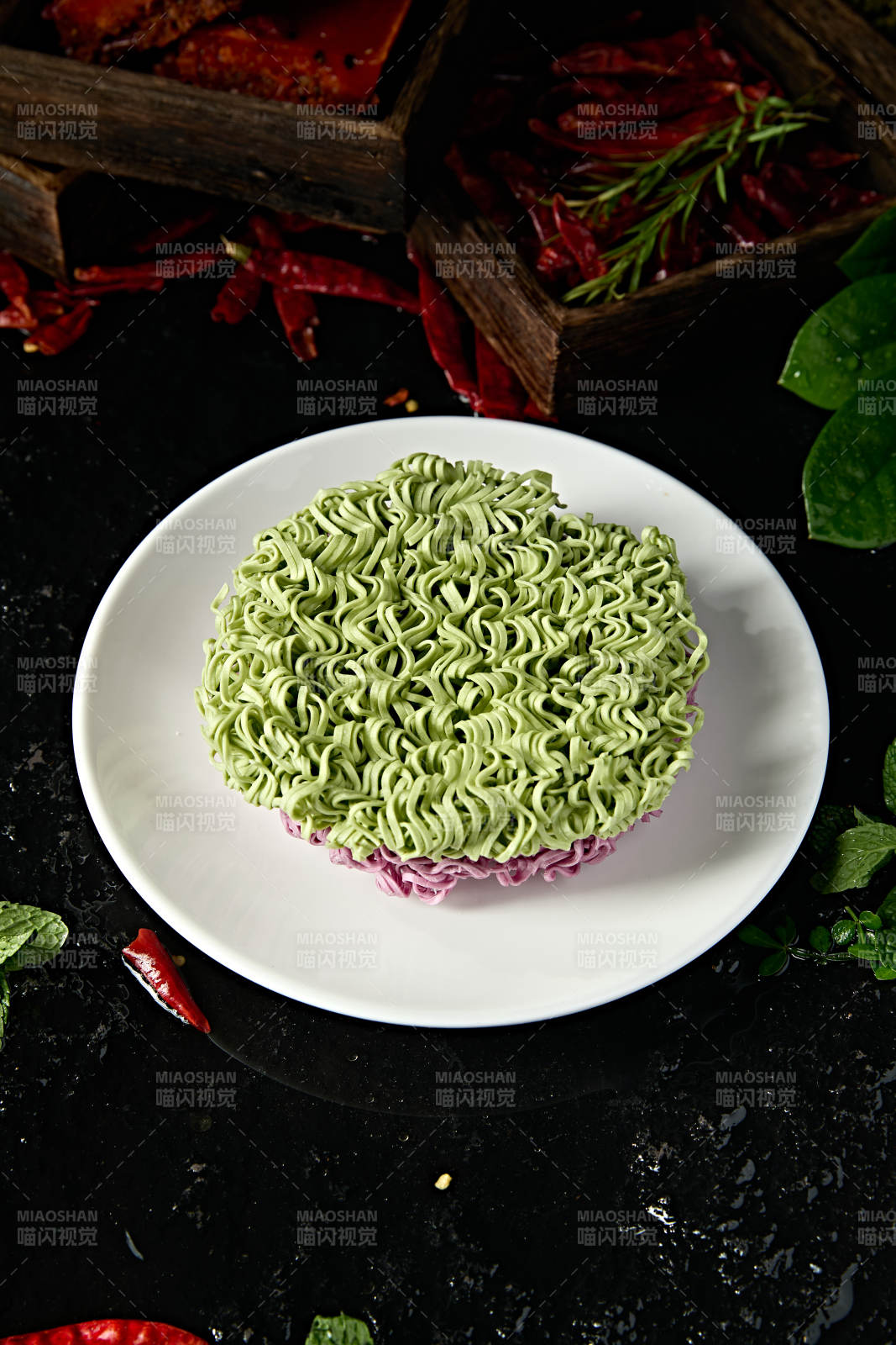 高档火锅料理食材蔬菜面饼图片