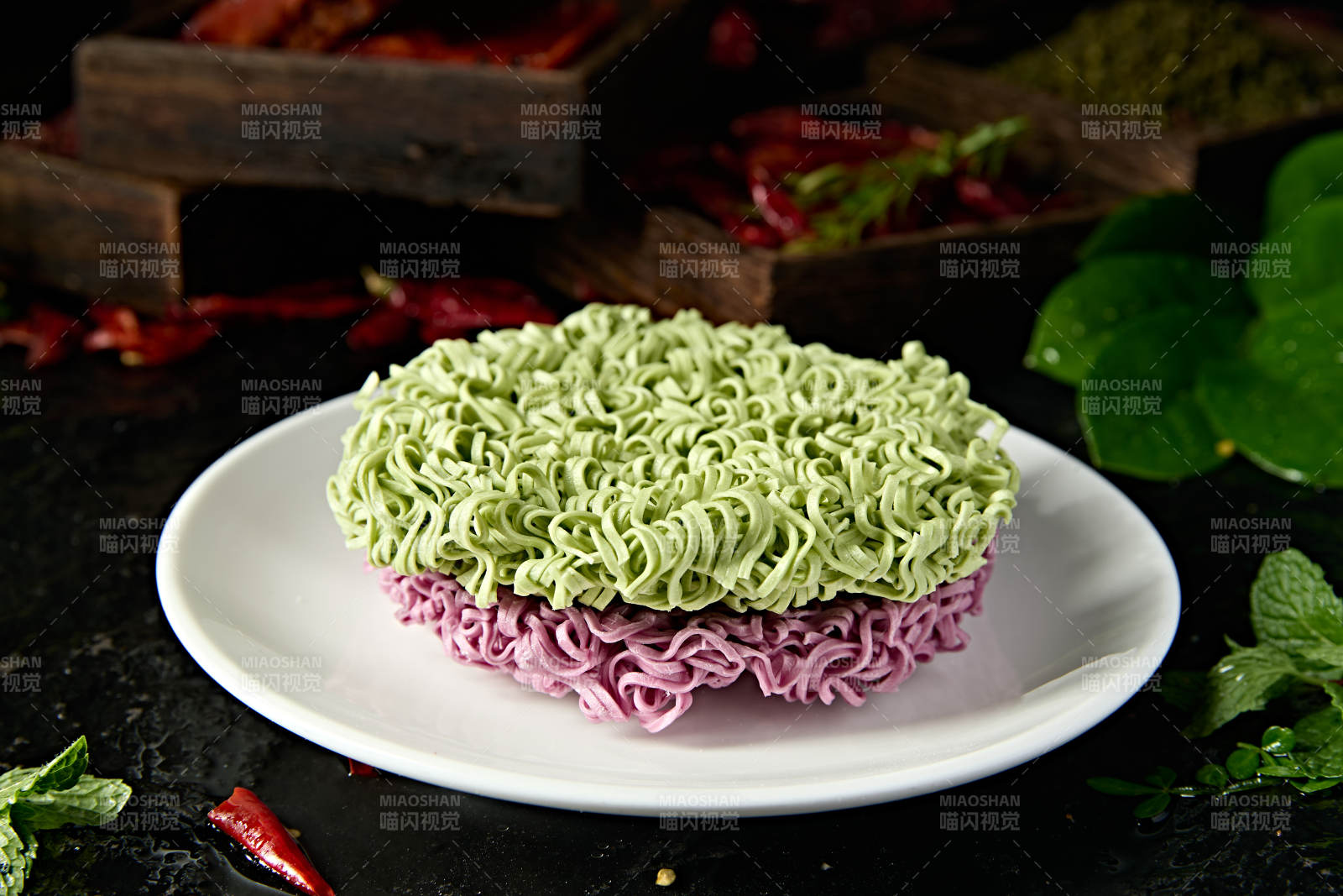 高档火锅料理食材蔬菜面饼图片