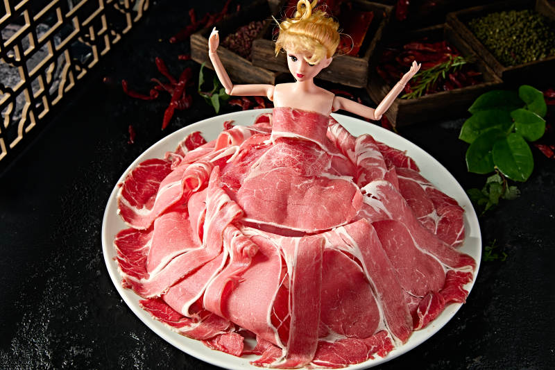 火锅涮品和牛肉卷切片图片