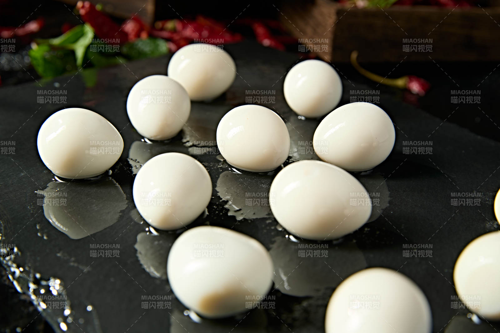 传统火锅食材美味鹌鹑蛋图片