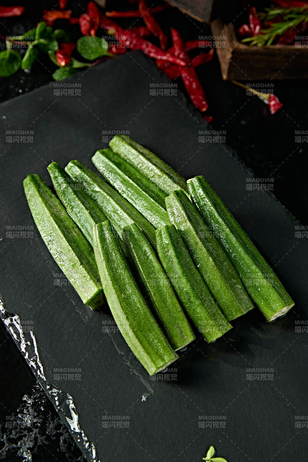 新鲜火锅涮品食材鲜切秋葵图片