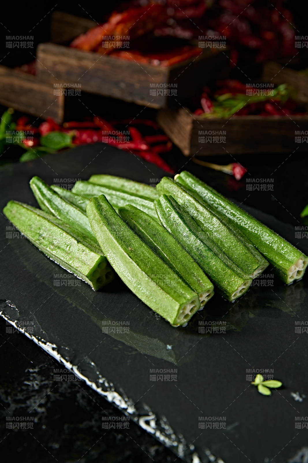 新鲜火锅涮品食材鲜切秋葵图片