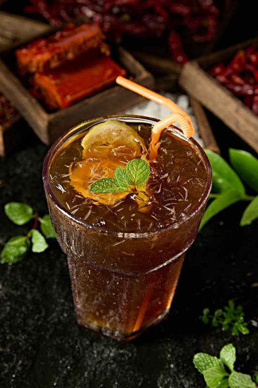 夏季清凉饮料柠檬冰红茶图片