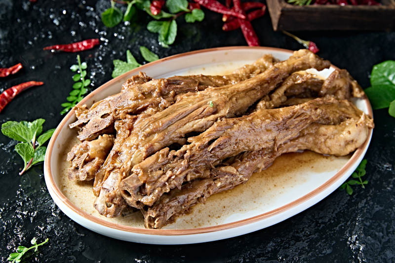 草原美食黄焖羊尾骨图片