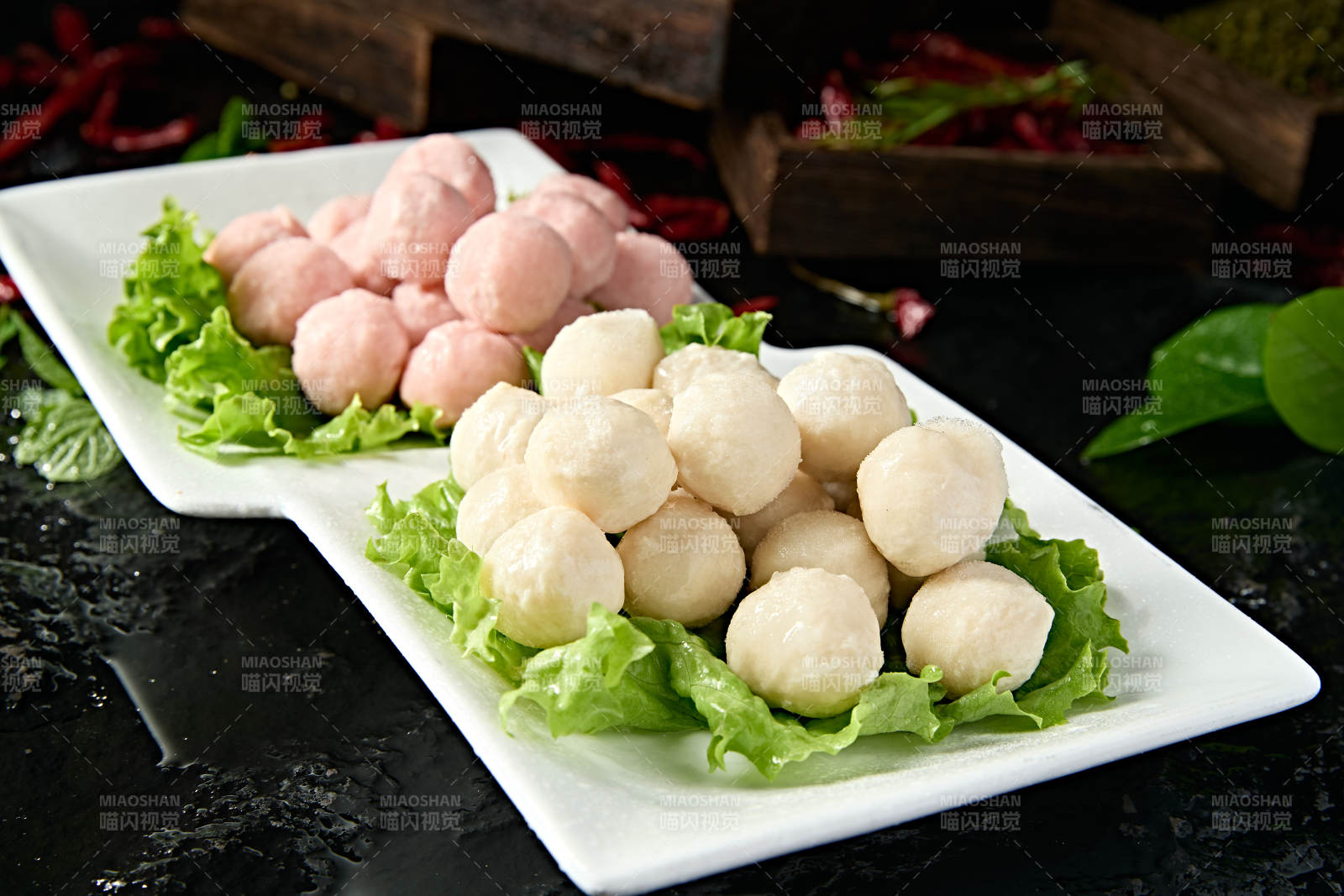 传统火锅食材美味鱼丸虾丸拼盘图片