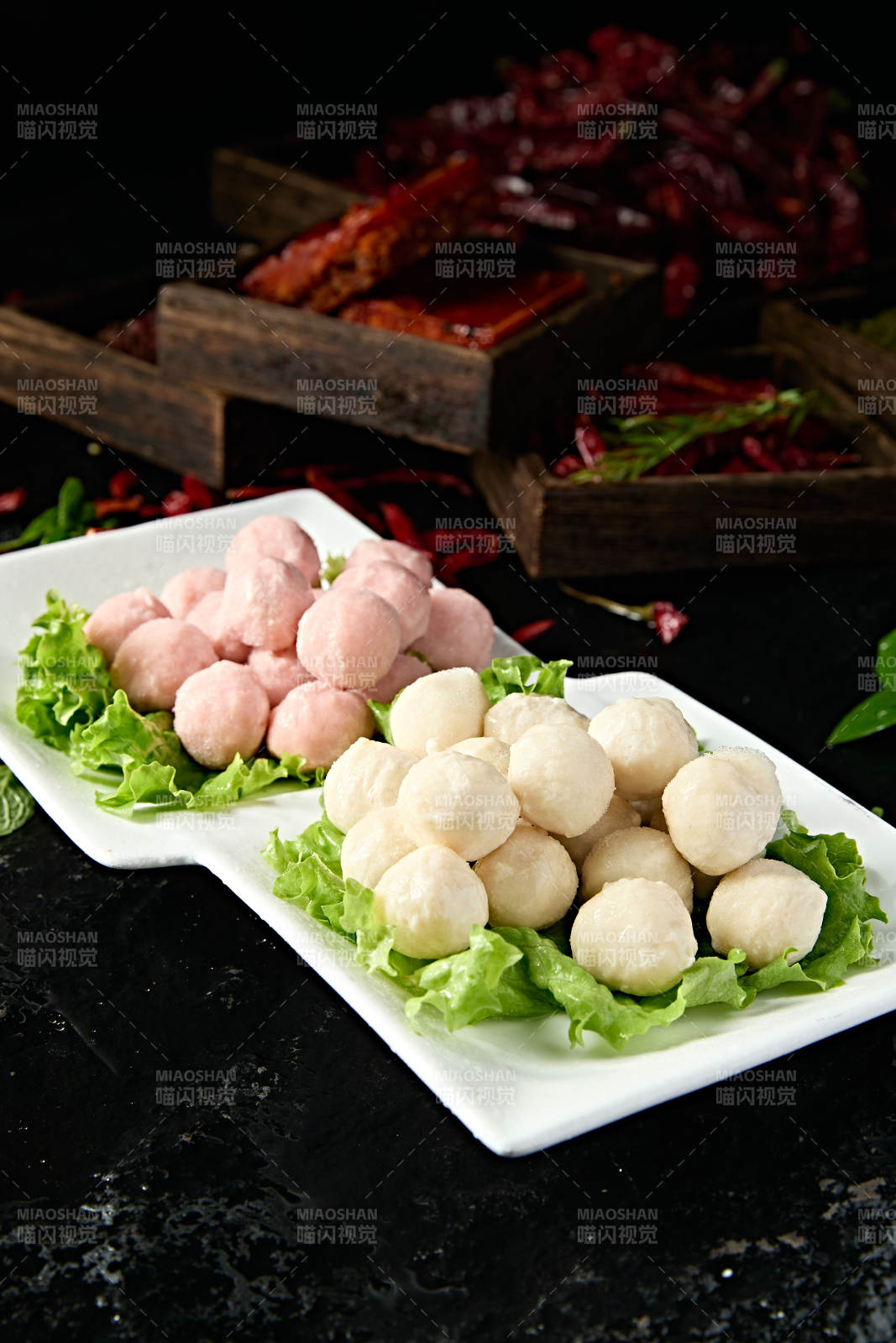 传统火锅食材美味鱼丸虾丸拼盘图片