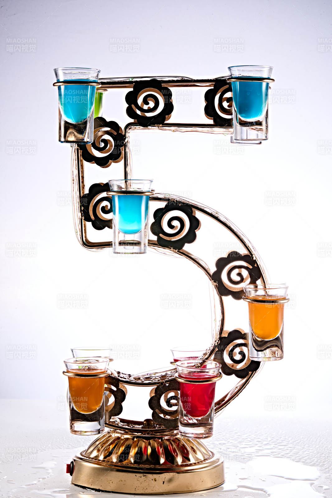 520造型酒吧调制含酒精类饮品图片