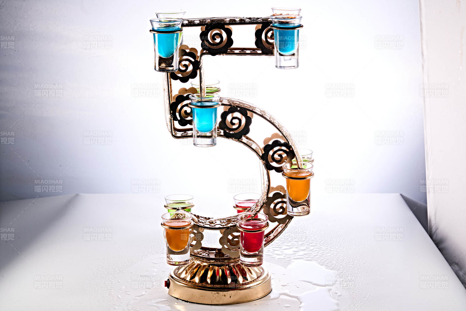 520造型酒吧调制含酒精类饮品图片