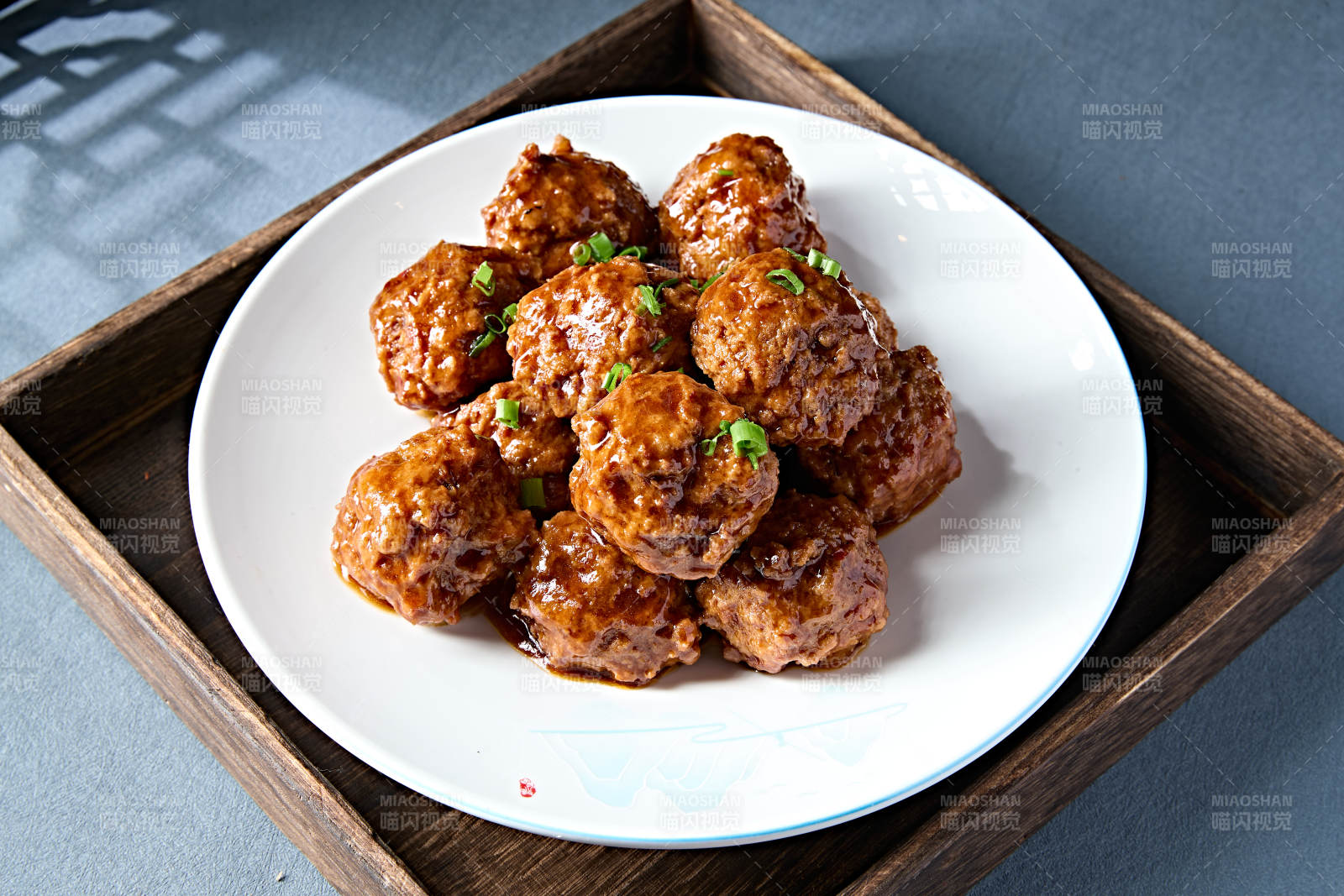 婚宴传统美食红烧狮子头肉丸子图片