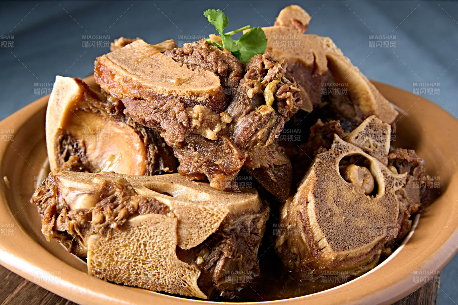 草原美食黄焖羊蝎子图片