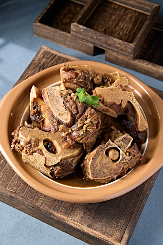 草原美食黄焖羊蝎子图片