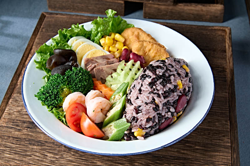 糙米杂粮饭为主的图片