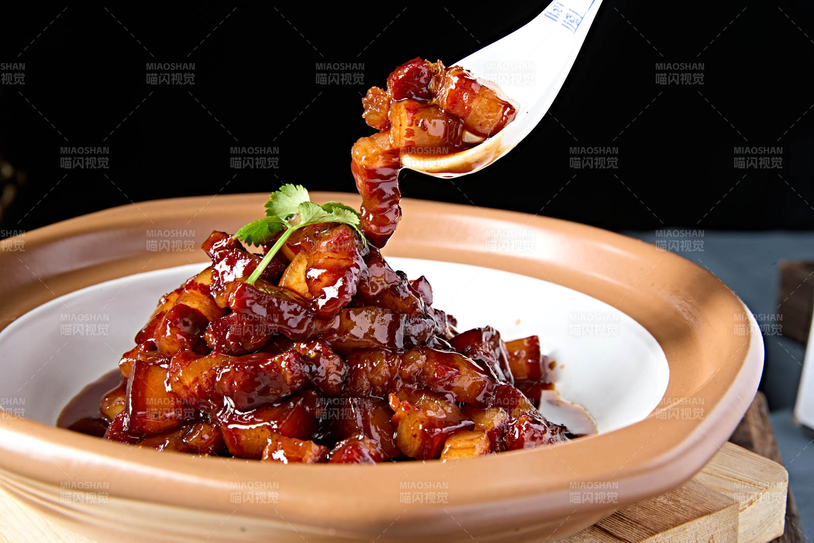 美味砂锅红烧肉台式卤肉图片