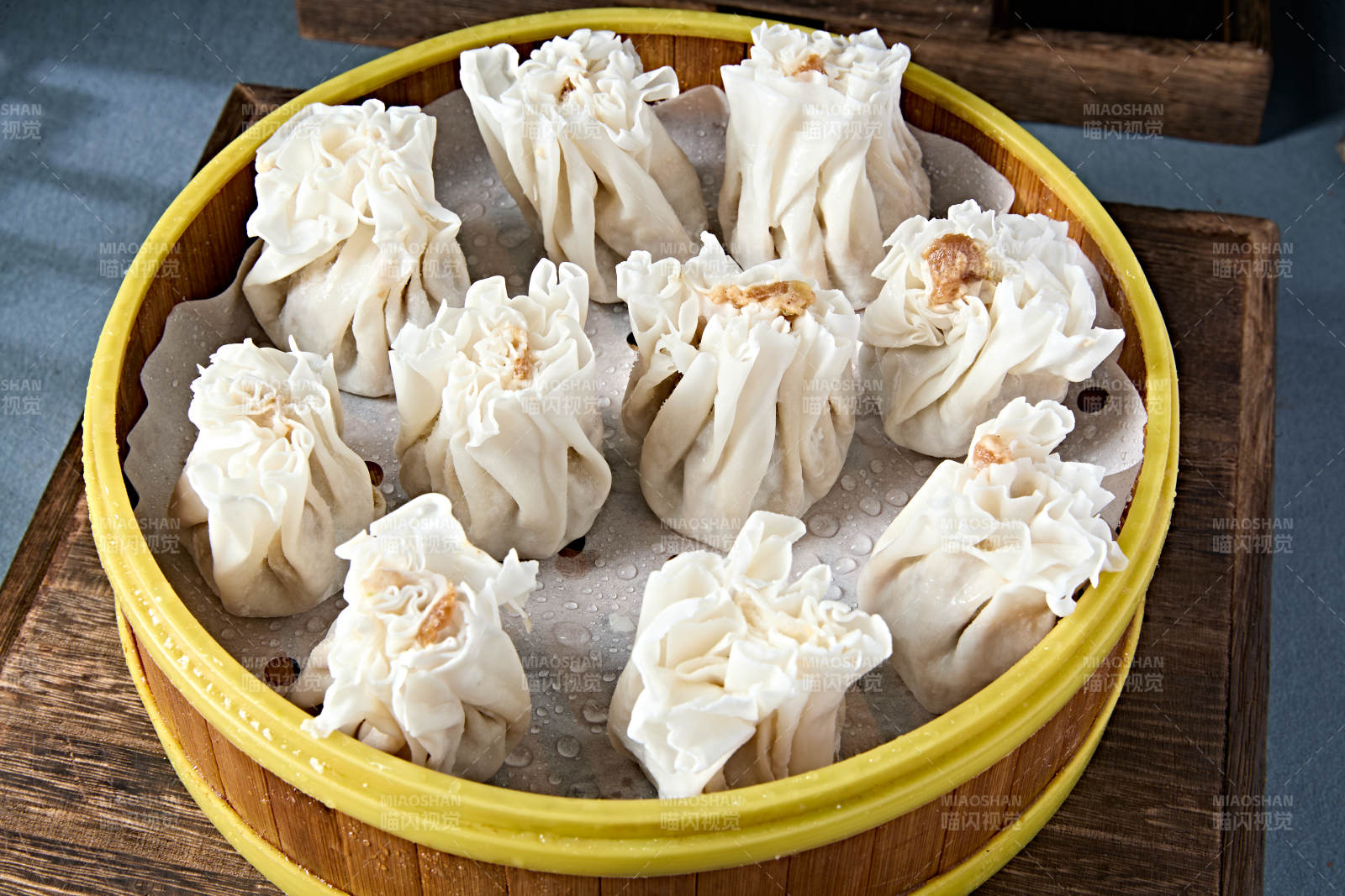 地方特色美食内蒙肉馅烧麦图片