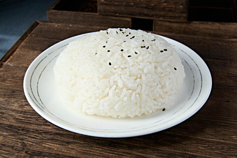 香喷喷的现蒸白米饭图片